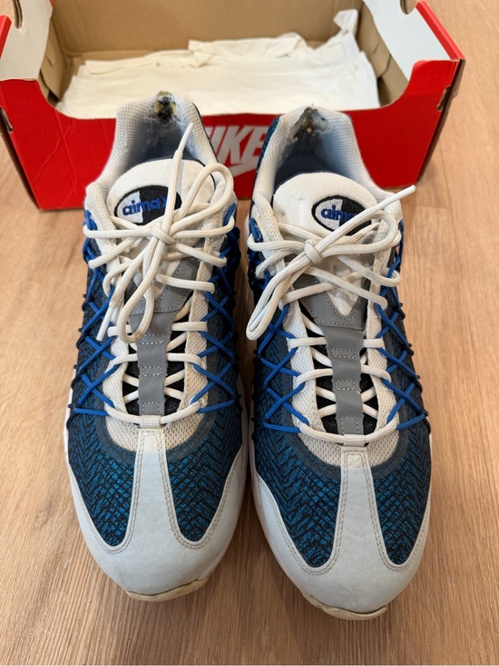 Nike Other - Nike Men’s Air Max 95 White and Blue Lace-Up Sneakers